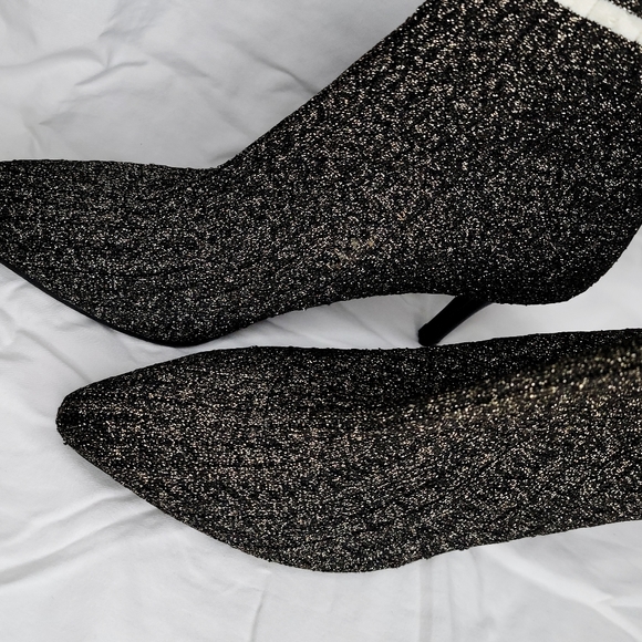 Stuart Weitzman - Picture 2 of 8